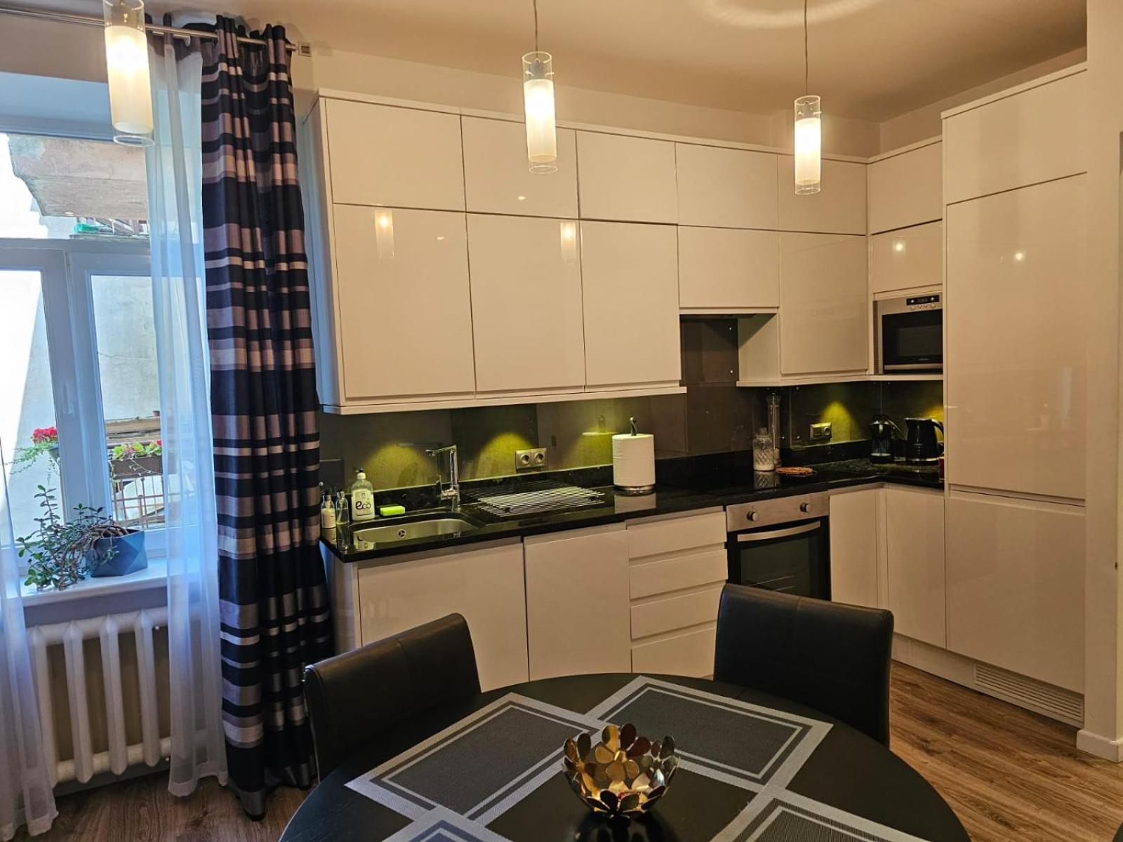 Modern 2 Bedroom Apartment In The City Centre Riga Exterior photo