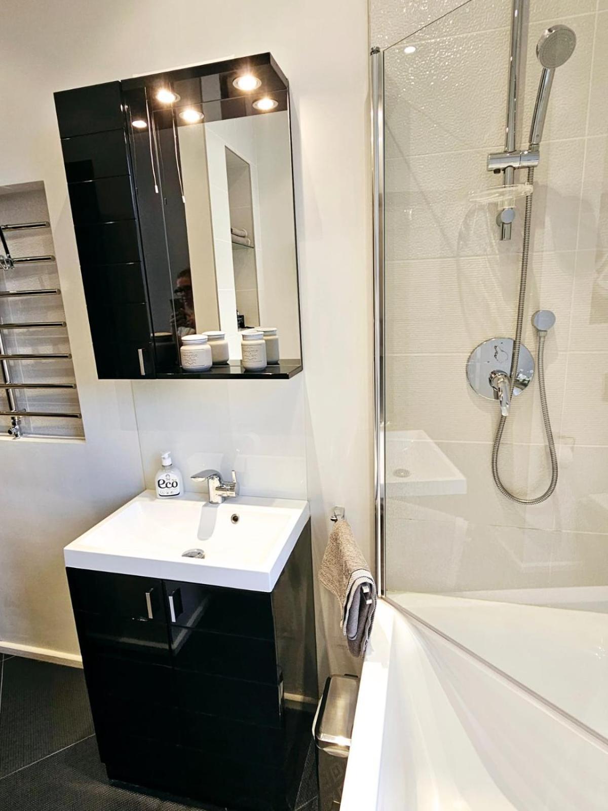 Modern 2 Bedroom Apartment In The City Centre Riga Exterior photo